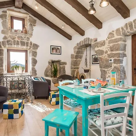 Сasa de vacaciones Awesome In With Kitchen