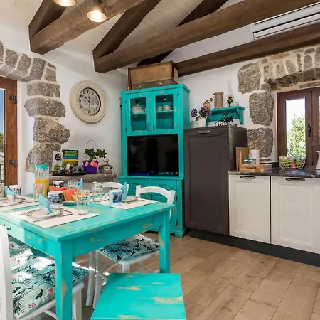Awesome In With Kitchen Semesterbostad *