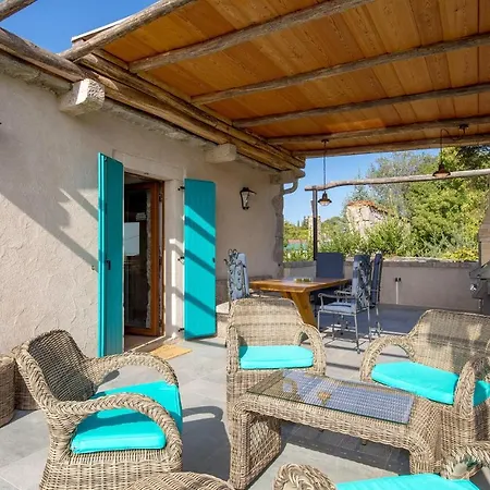 Prázdninový dům Awesome In With Kitchen Kornić