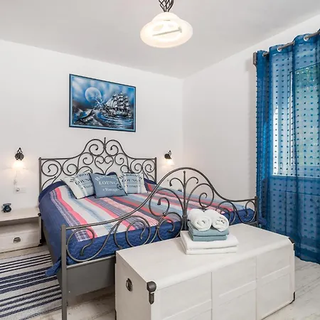 Prázdninový dům Awesome In With Kitchen